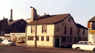 Joiners Arms exterior (date unknown)