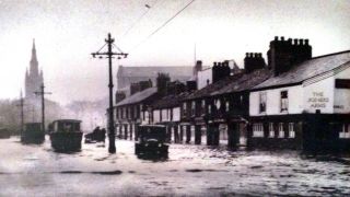 Joiners Arms floods 1922
