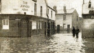 Joiners Arms floods 1922